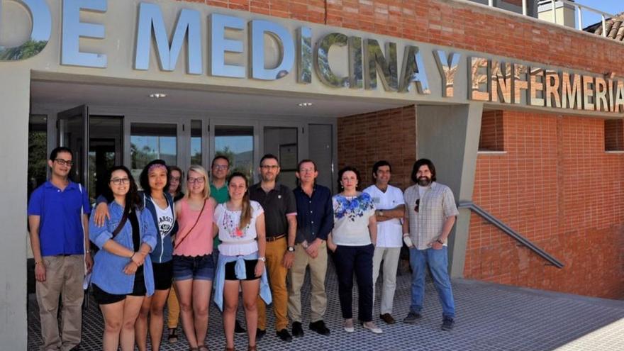 Estudiantes de enfermería estadounidenses visitan los centros de salud de Córdoba