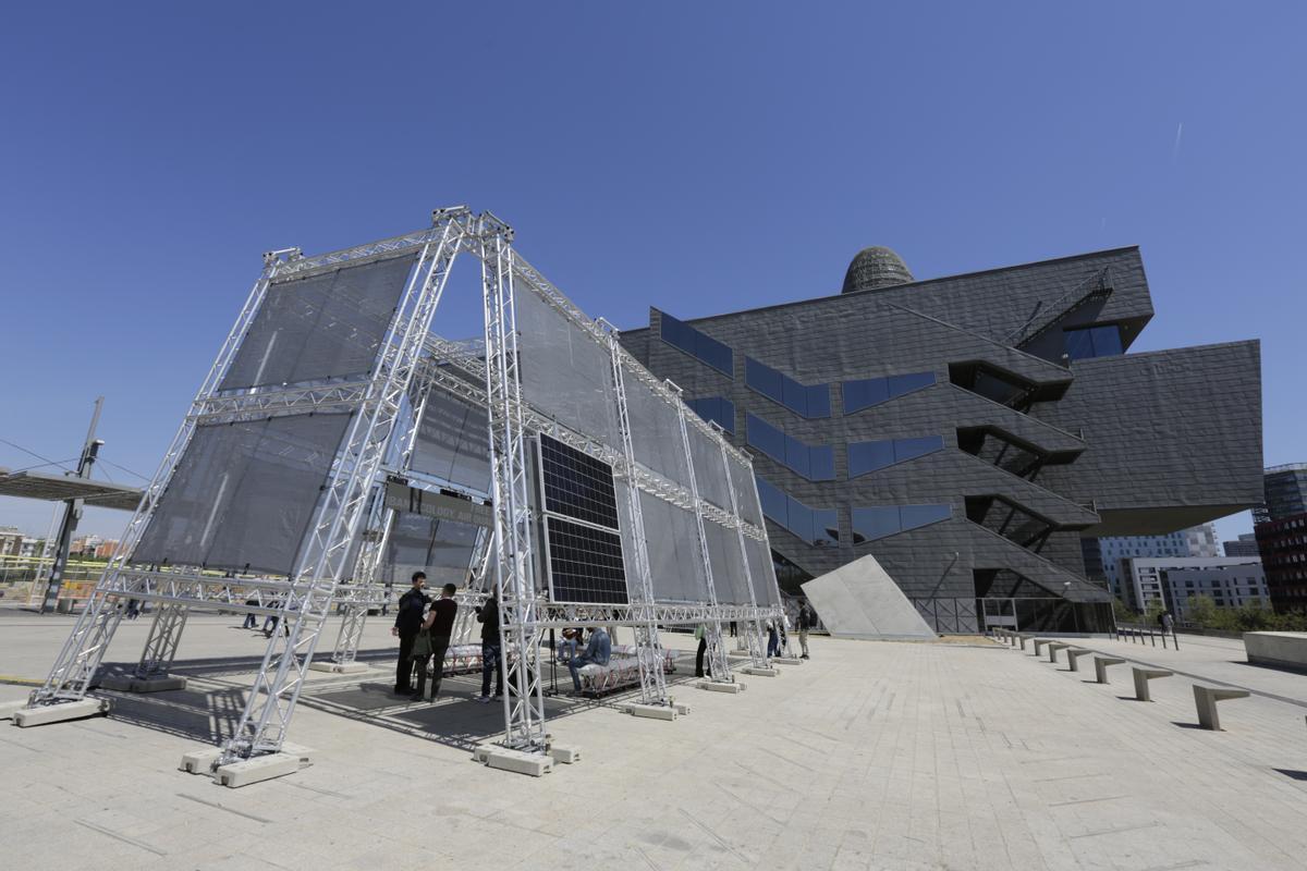 'Aire libre', una instalación que invita a reflexionar sobre la contaminación.