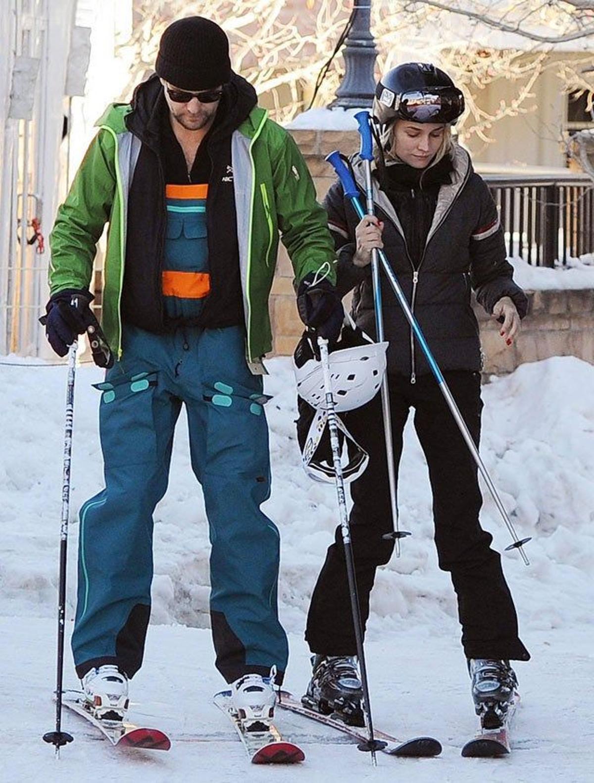 Joshua Jackson y Diane Kruger, esquiando