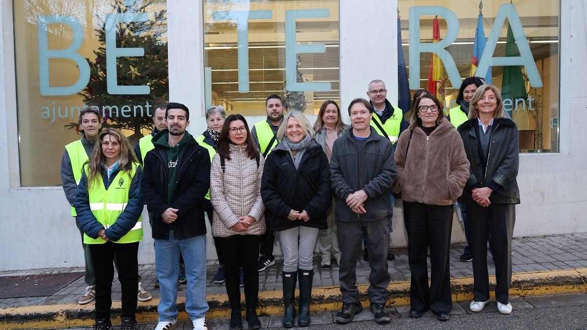 La alcaldesa de Bétera, Elia Verdevío, en la bienvenida a los trabajadores.