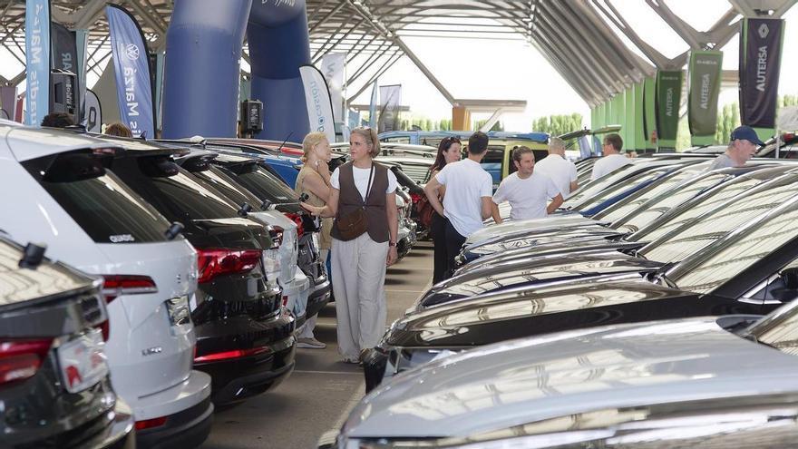 Motorocasión Castellón supera las 400 operaciones en una edición marcada por el tirón del coche usado