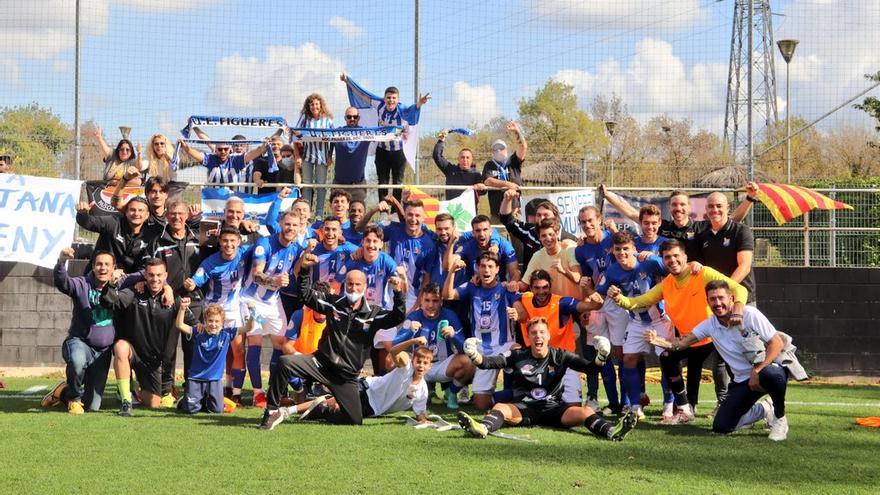 El Figueres celebra la victòria davant el Girona B.