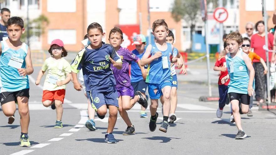 Decenas de niños participan en el cross escolar de Las Vegas