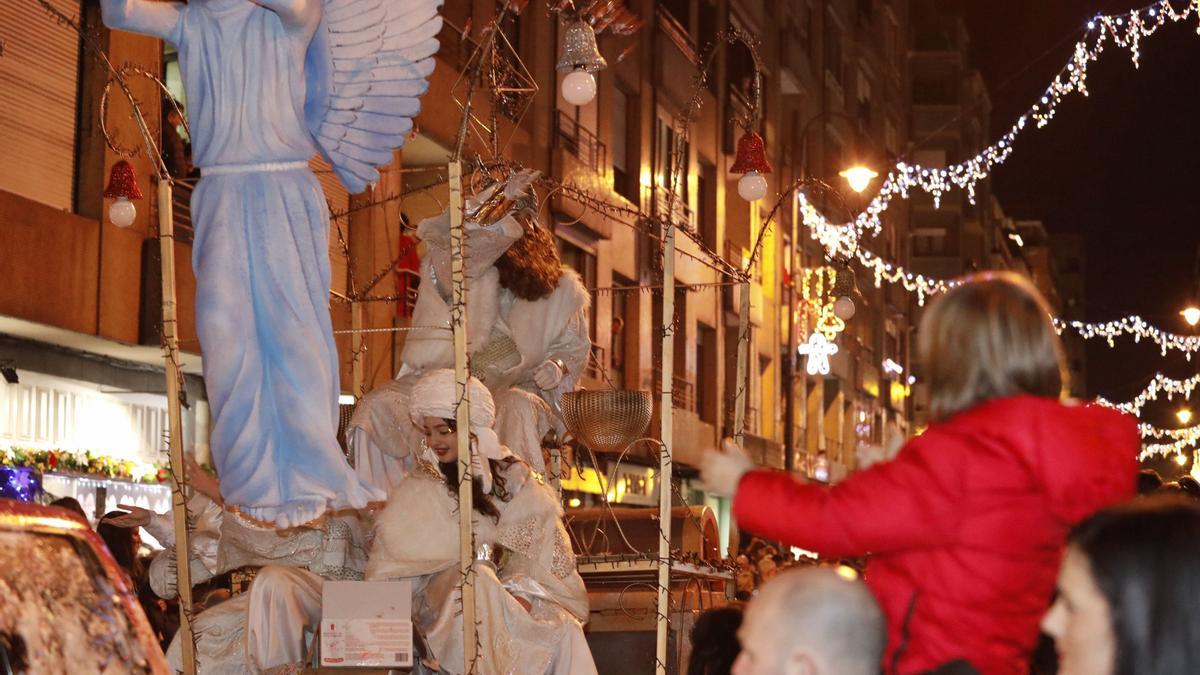 El rey Baltasar, en la Cabalgata de Avilés de 2020.