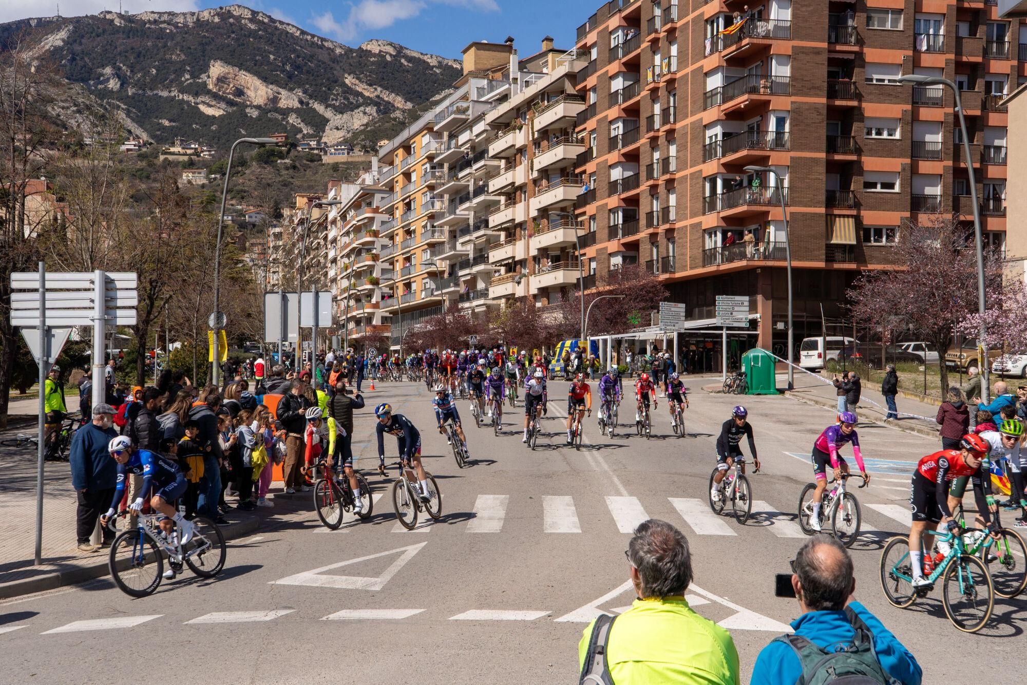 Les millors imatges de la sortida de la Volta a Berga