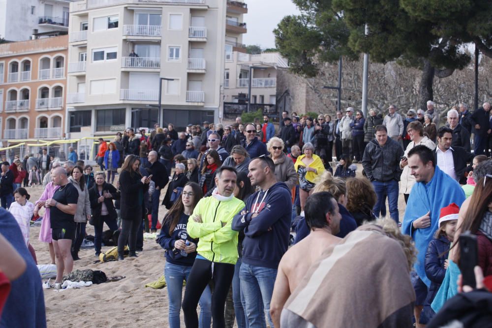 Primer bany de l'Any a 2018 - Sant Feliu de Guíxols