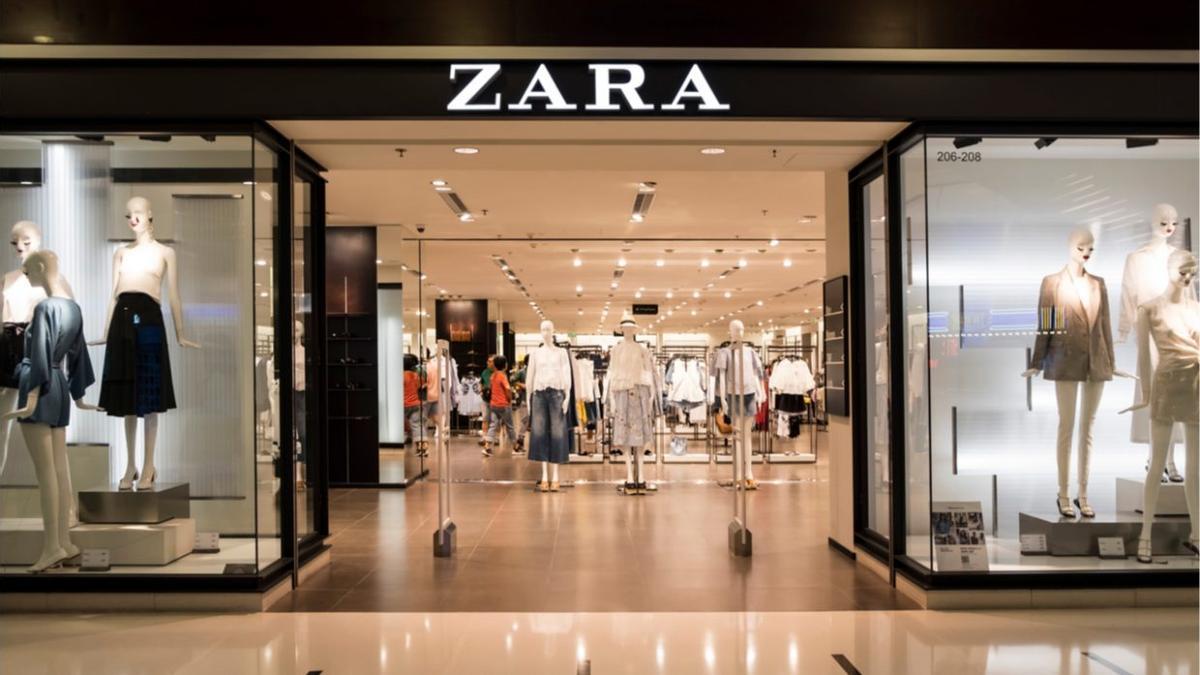 El abrigo blanco de Zara que se agota en cuanto lo ponen a la venta.