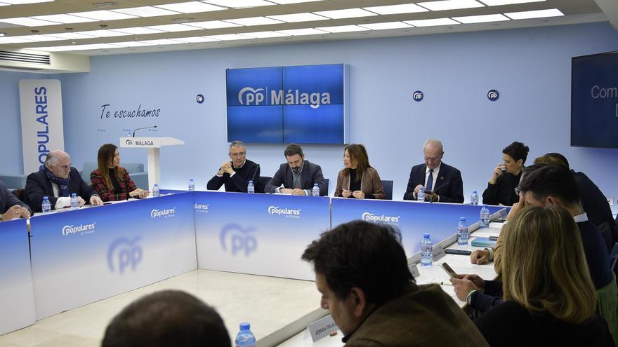 El PP y el PSOE se cruzan sendas cartas y se piden mutuamente una reunión &quot;para trabajar por Málaga&quot;