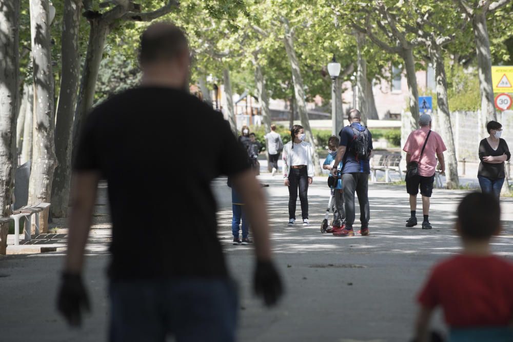 Els menors de 14 anys poden sortir a passejar una hora al dia acompanyats d''un adult