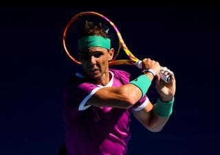 Nadal logra una victoria contundente en su estreno en Australia