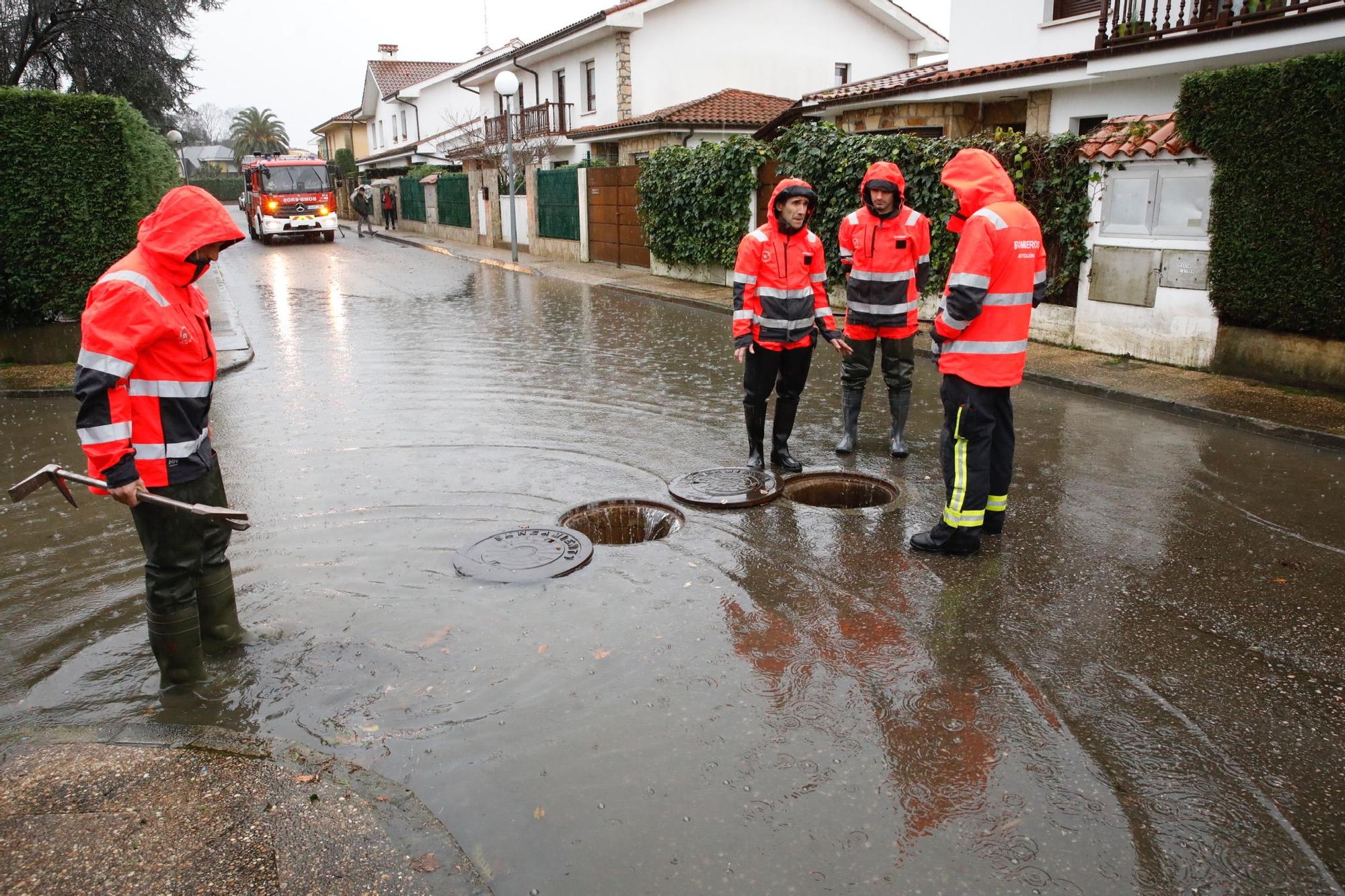 En imágenes: las consecuencias de la borrasca "Fein" en Gijón