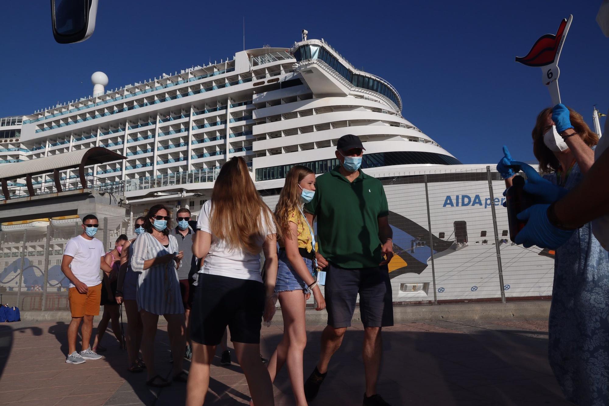 El crucero alemán Aida Perla, atracado en el Puerto de Málaga.