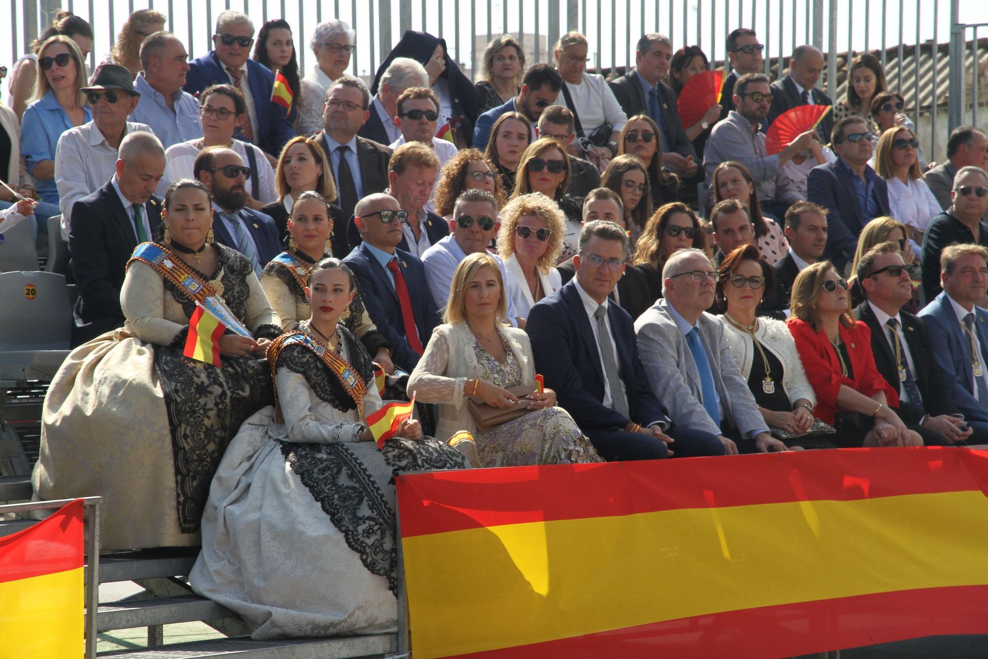 Nules iza la bandera más grande de la provincia en el Día de la Hispanidad