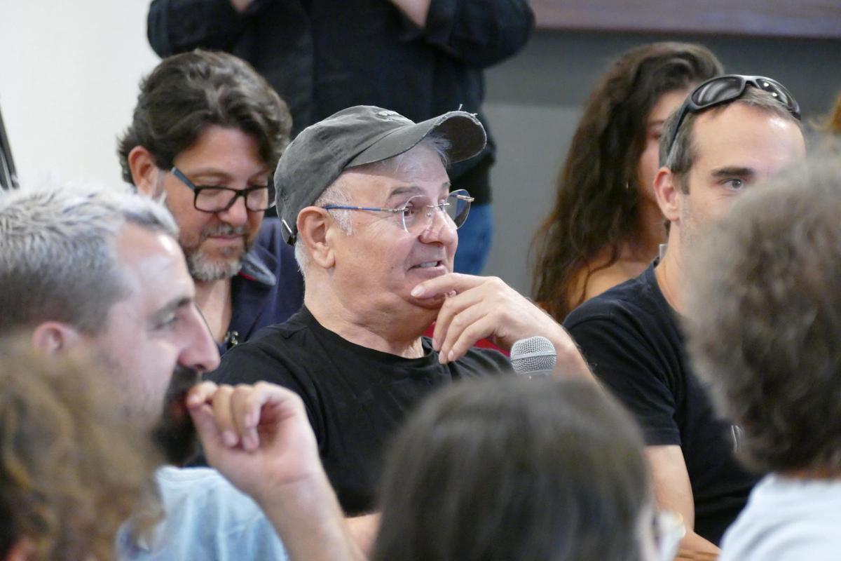 EN IMATGES | El Festival Acústica presenta el cartell de la seva vint-i-tresena edició a l'Antiga Fàbrica Estrella Damm