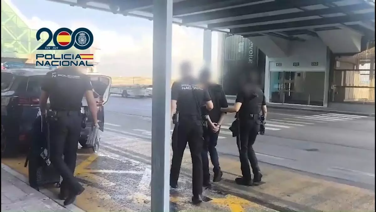 Enxampen un passatger amb 31 quilograms de cocaïna a les maletes a l’aeroport del Prat