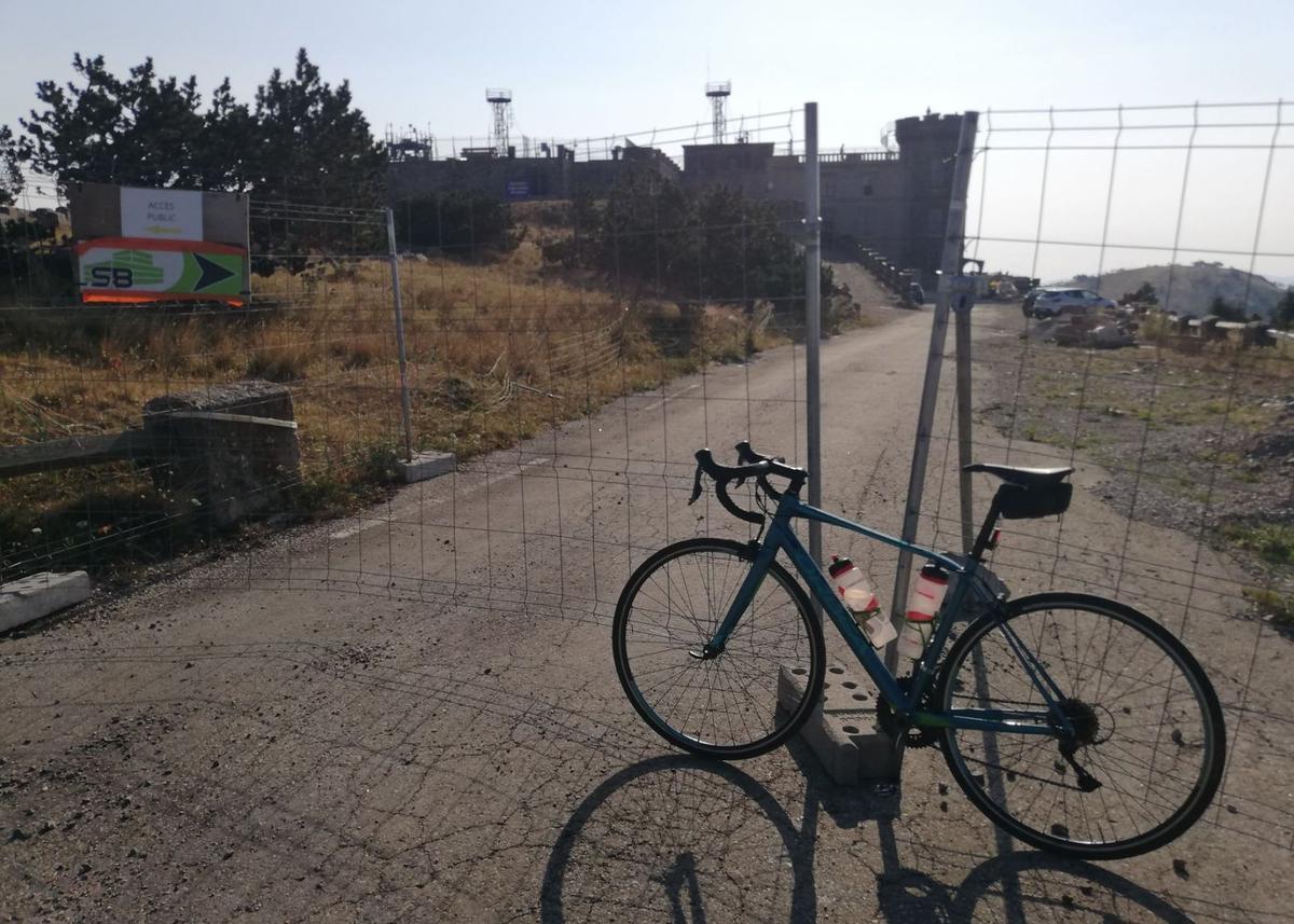 El observatorio del Mont Aigoual, con el acceso vallado. | FÆ