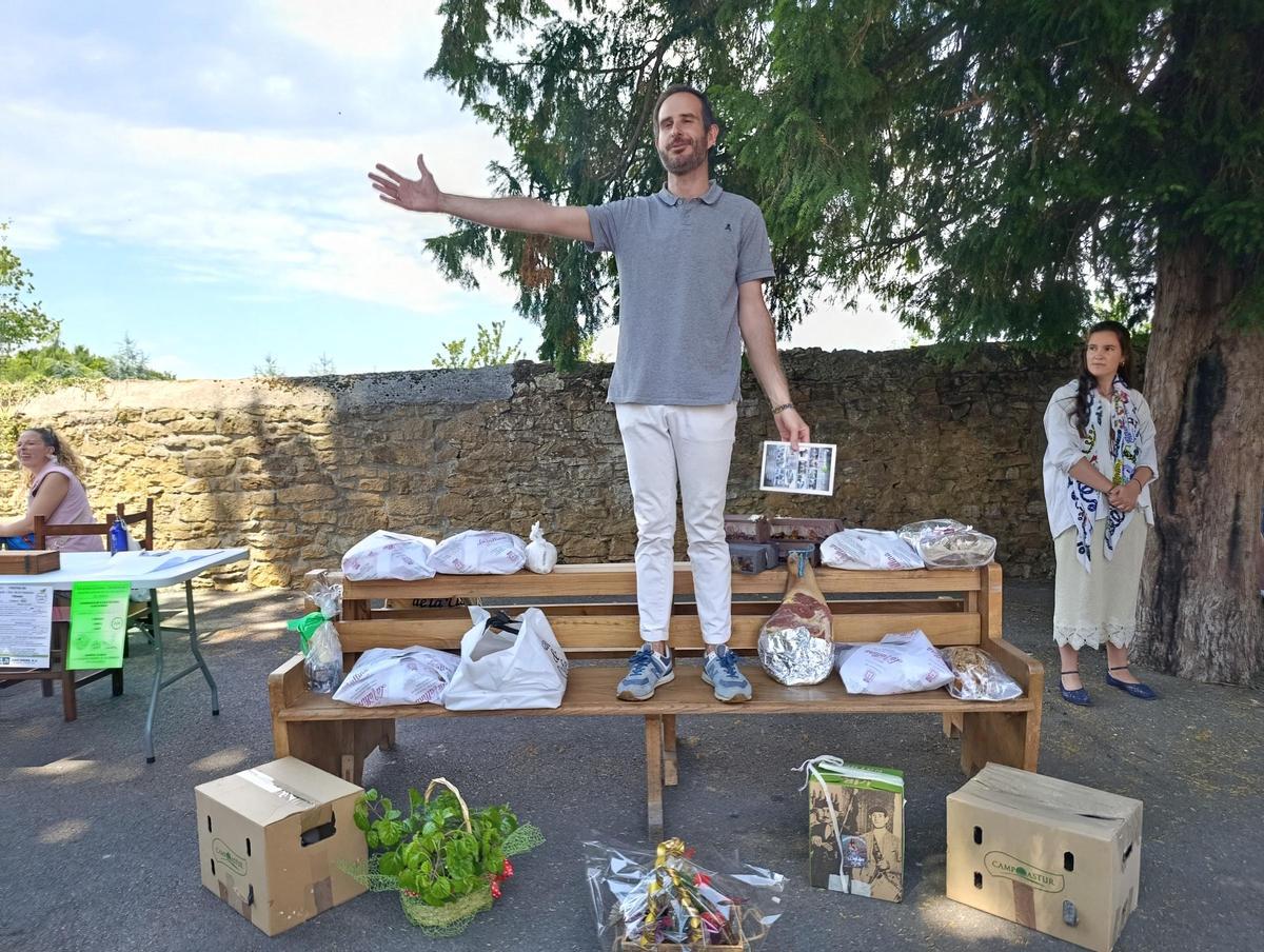 Tiñana, en Siero, recauda 601 euros en su subasta de San Antonio