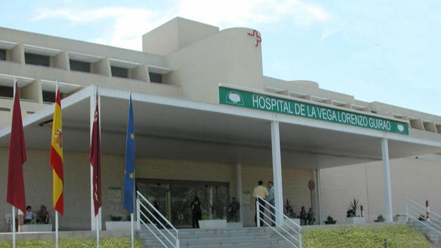 Los dos heridos han sido trasladados por la ambulancia no asistencial al Hospital de La Vega Lorenzo Guirao de Cieza.