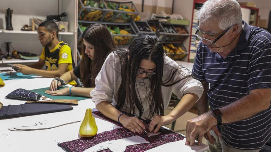 Elche pone en marcha el Consejo Municipal de FP