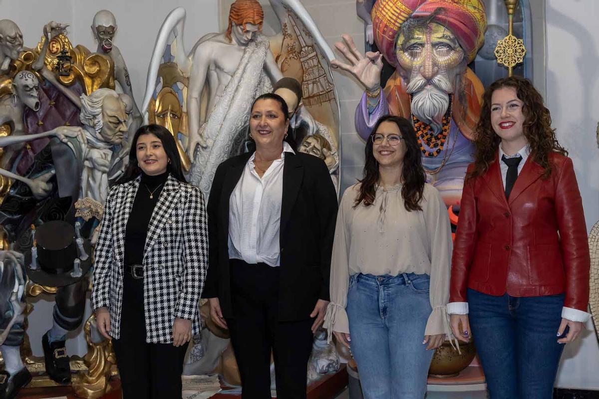 Primer encuentro entre jurado y candidatas adultas a Bellea del Foc 2026