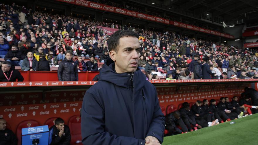 Borja Jiménez evita el arbitraje tras la polémica derrota del Sporting ante el Málaga: “Ha habido muchas acciones raras”