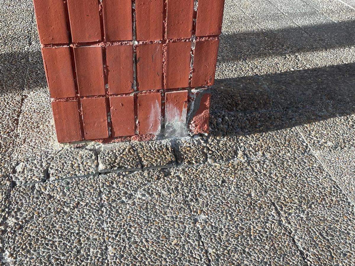 Así fue la concentración de protesta en el colegio Eulalia Álvarez