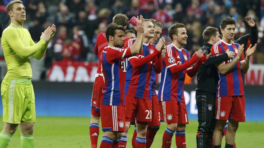 Los jugadores del Bayern celebran su pase.