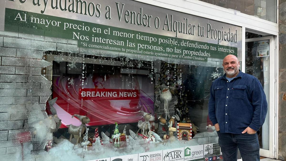 El Llano ya tiene ganadores de su Concurso de Escaparates Navideños: “Esta iniciativa es una manera de dar luz al barrio”