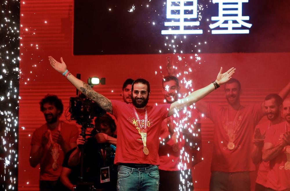 La selección celebra el título mundial en Madrid.