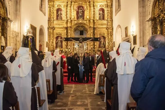 La lluvia impide salir al Cristo de los Cuarenta Credos