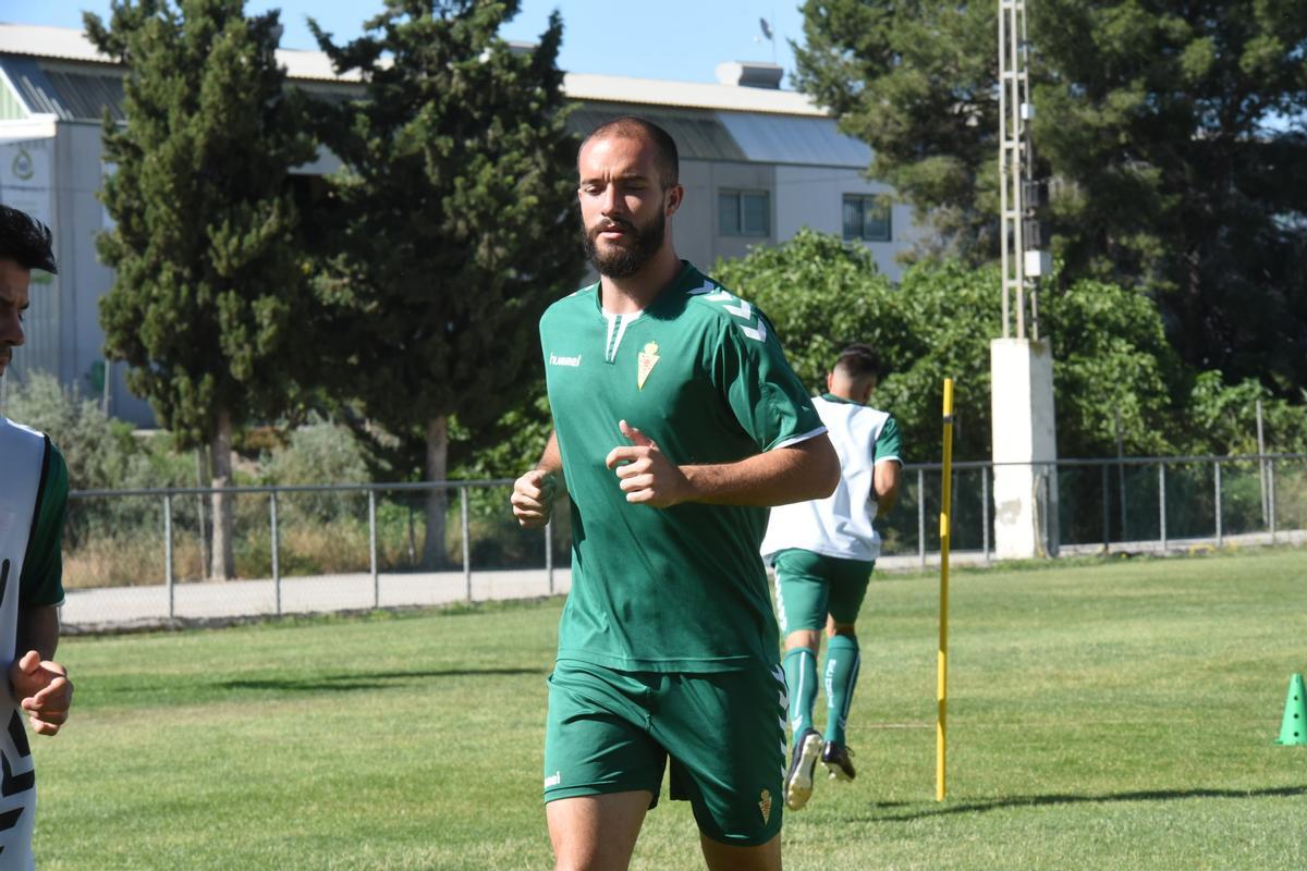 Roman Golobart durante un entrenamiento con el Real Murcia en Cobatillas.