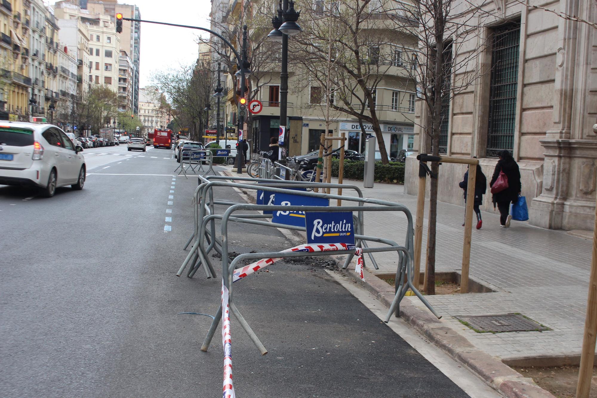 Las obras del carril bici levantan la plaza de Obispo Amigó