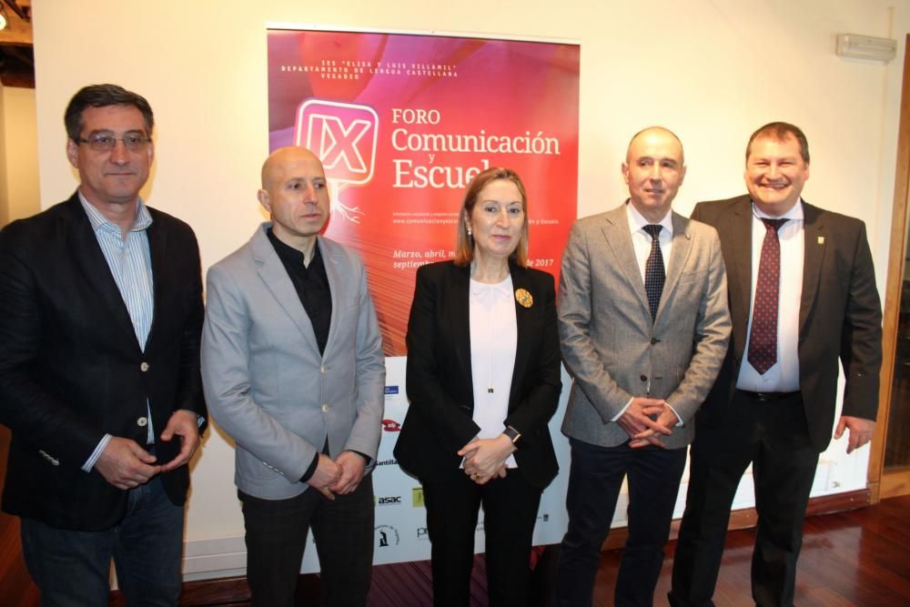 Ana Pastor, presidenta del Congreso de los Diputados, en el Foro Comunicación Escuela de Vegadeo