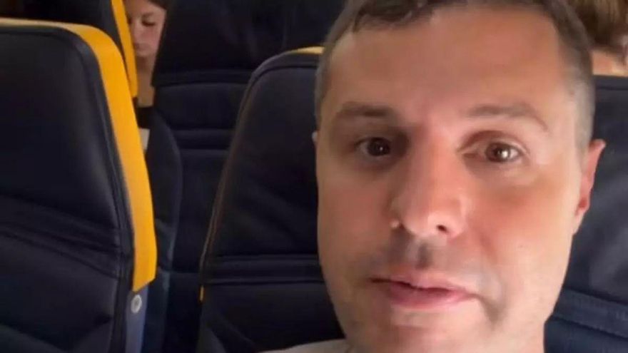 Vídeoi: Un dj de Ibiza a Ryanair: &quot;No hay aire acondicionado en el avión, podríamos morir con este calor&quot;