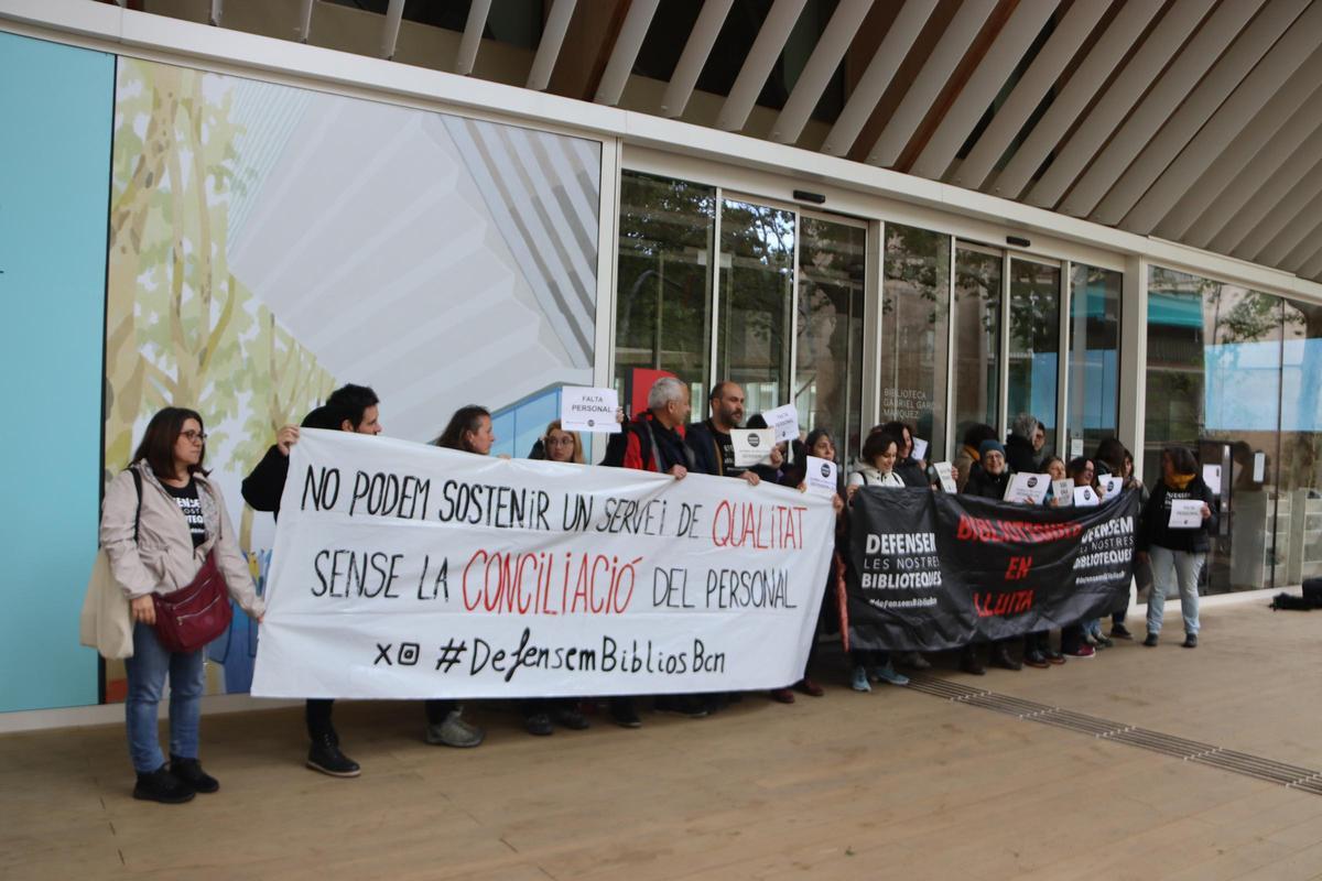 Huelga de las bibliotecas públicas de Barcelona la víspera de Sant Jordi