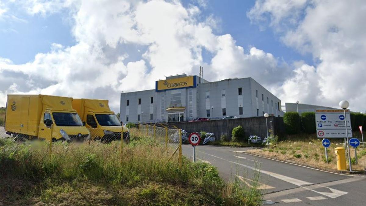 Centro de Tratamiento Automatizado de Correos de Lavacolla, en Santiago.