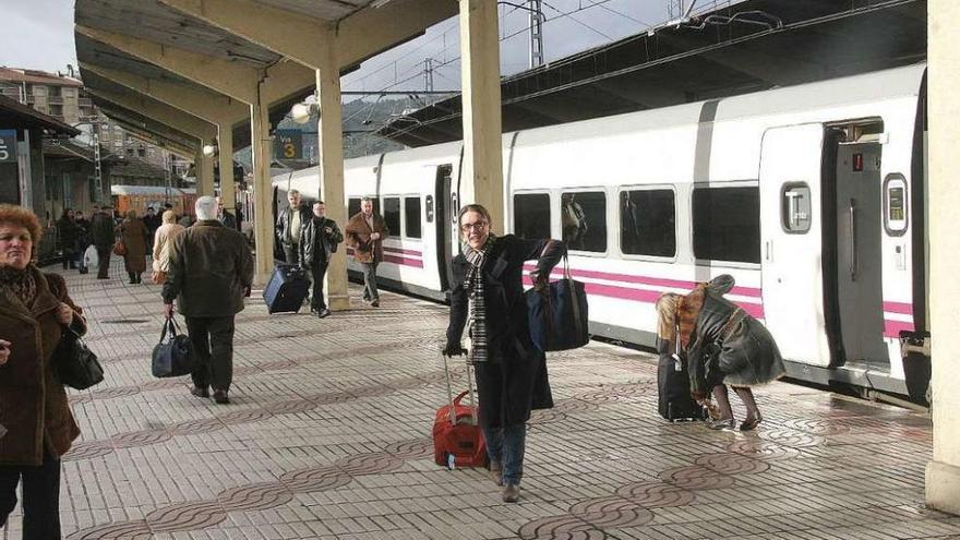 Estación de tren de Ourense. // Iñaki Osorio