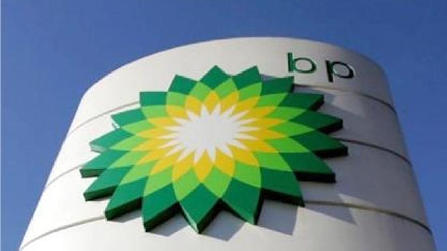 La petroliera BP haurà d&#039;acomiadar nombrosos treballadors per la caiguda del preu del petroli.