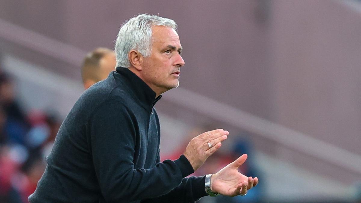 ¿Cambio de planes? El Benfica presenta una oferta de renovación a Mourinho
