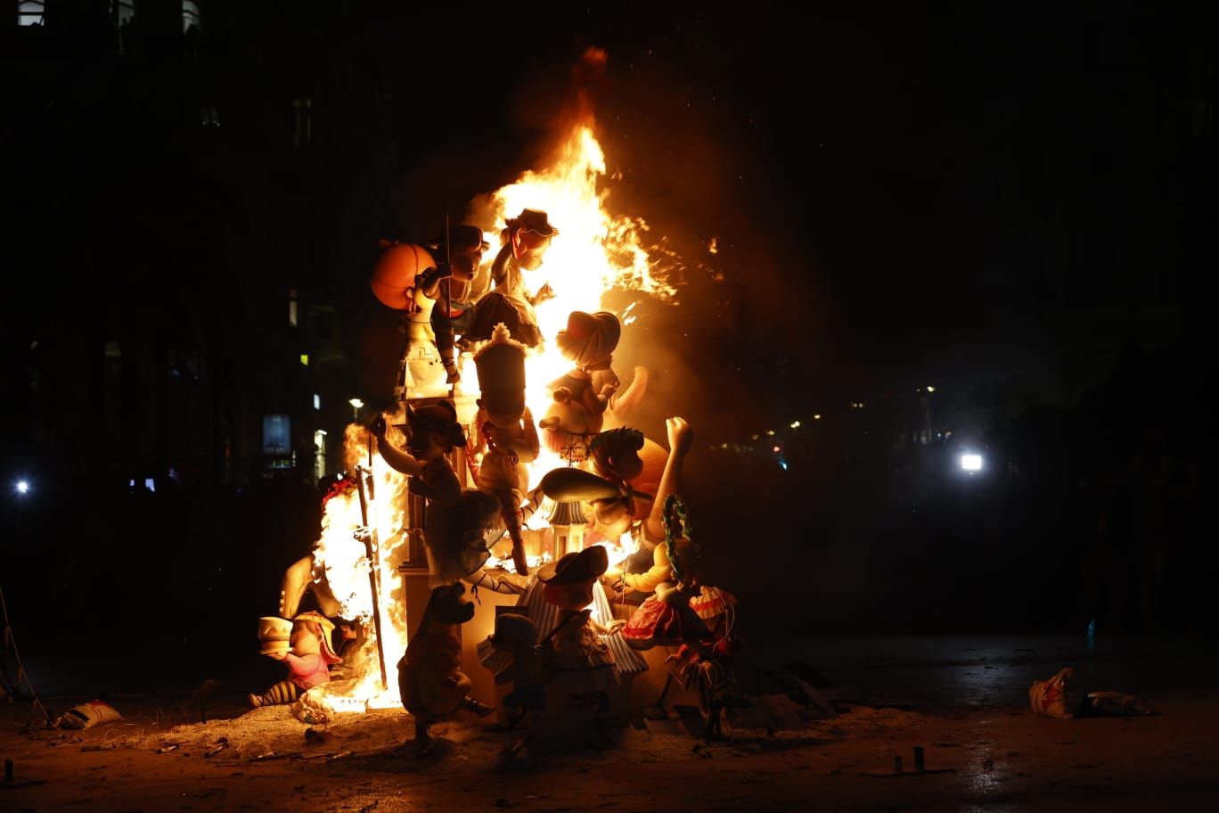 Así ha sido la Cremà de la falla municipal infantil