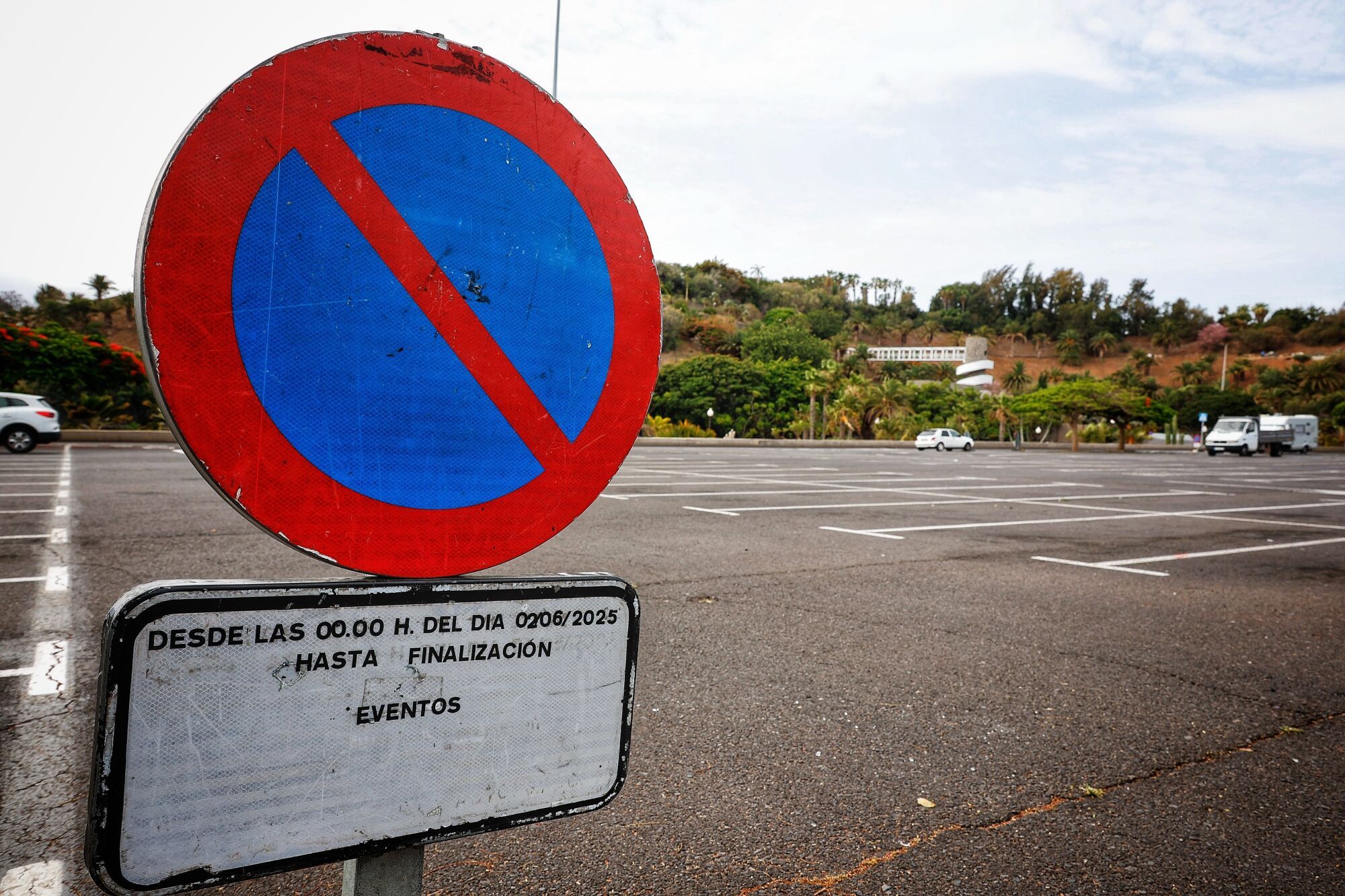 Cortes y colas en Santa Cruz por los preparativos para el Día de las Fuerzas Armadas