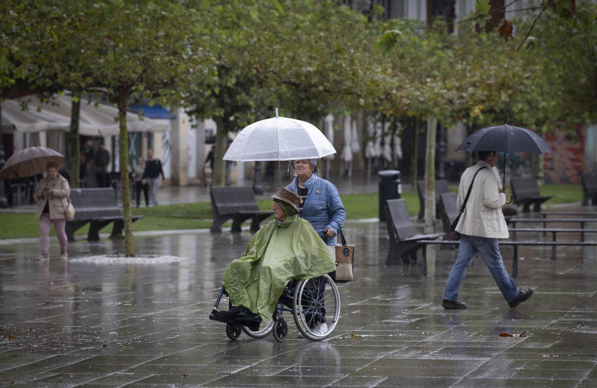 Tiempo adverso en Pamplona, a causa de la llegada de la DANA