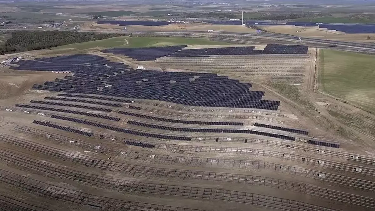 Imagen de un parque solar en Toledo