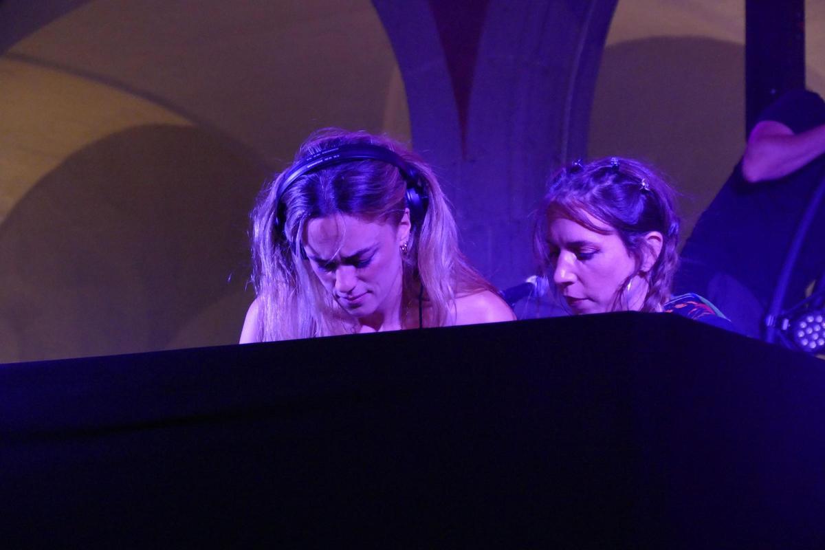 EN IMATGES | La música de Ginestà i Wilma's ressona al pati del Palau dels Comtes en el marc del Festival Istiu