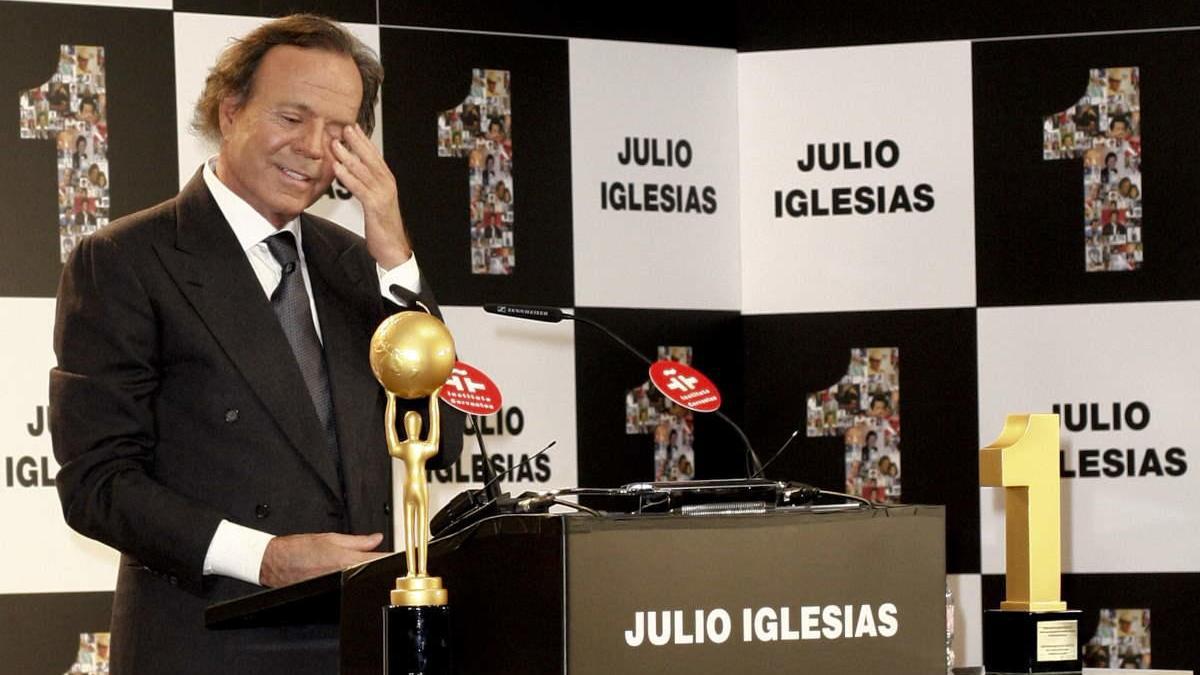 Julio Iglesias.