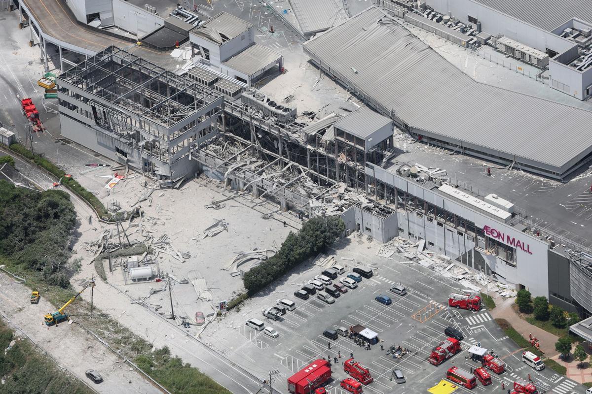Vista aérea del edificio del centro comercial Aeon Mall Kumamoto, gravemente dañado tras el terremoto que sacudió Kashima, en la prefectura de Kumamoto, al suroeste de Japón, el 29 de julio de 2026.
