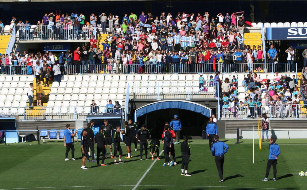 El equipo blanquiazul abre la grada de La Rosaleda a miles de niños de varios colegios de Málaga.