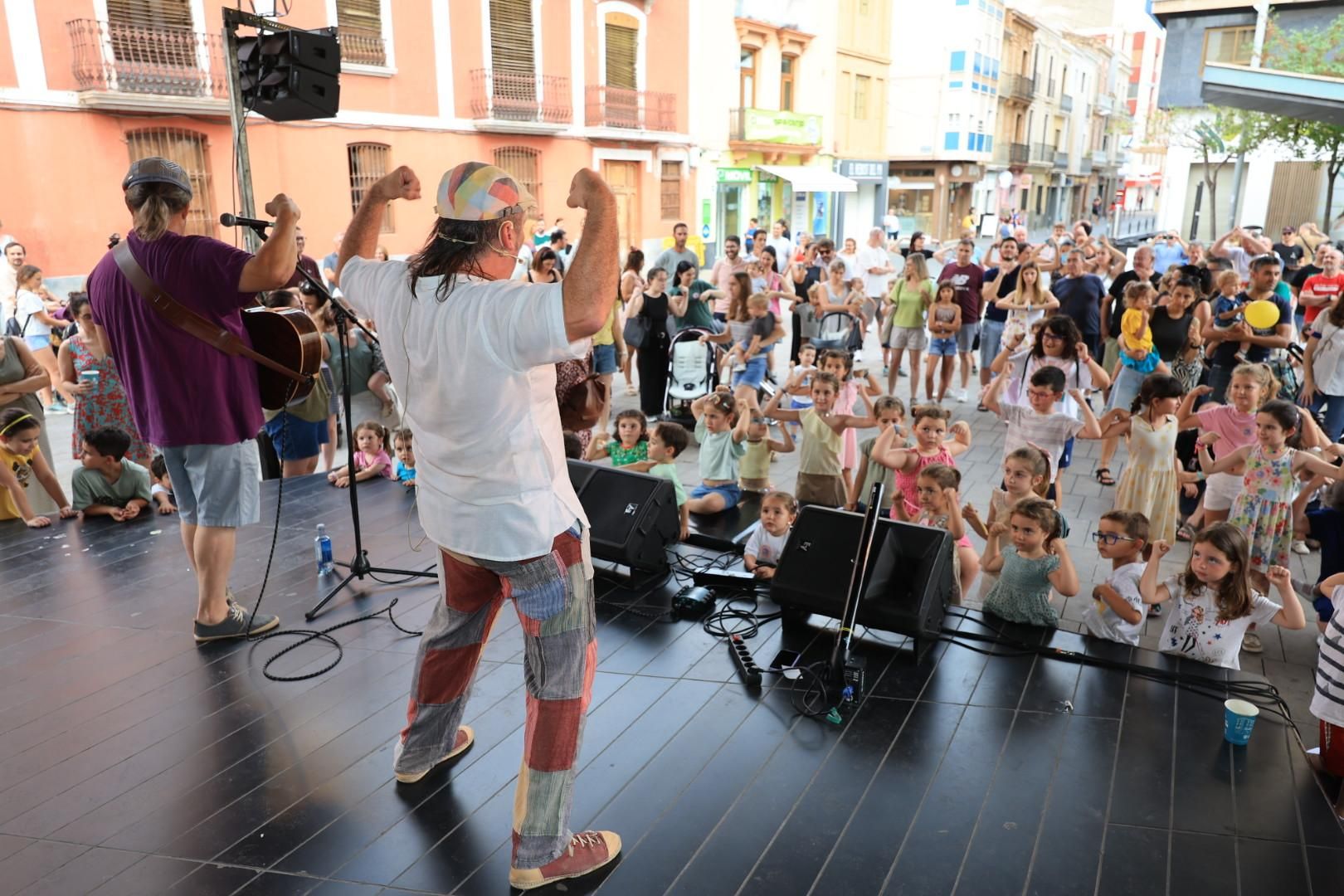 Les fotos de com Vila-real 'trau la llengua' per a defensar el valencià