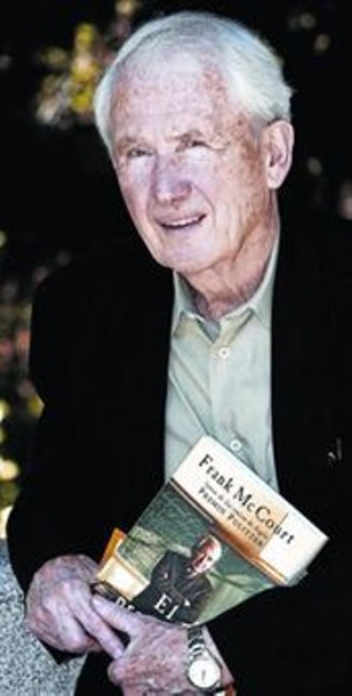 Frank McCourt, fotografiat a Madrid, el maig del 2006. Frank McCourt, fotografiat a Madrid, el maig del 2006.