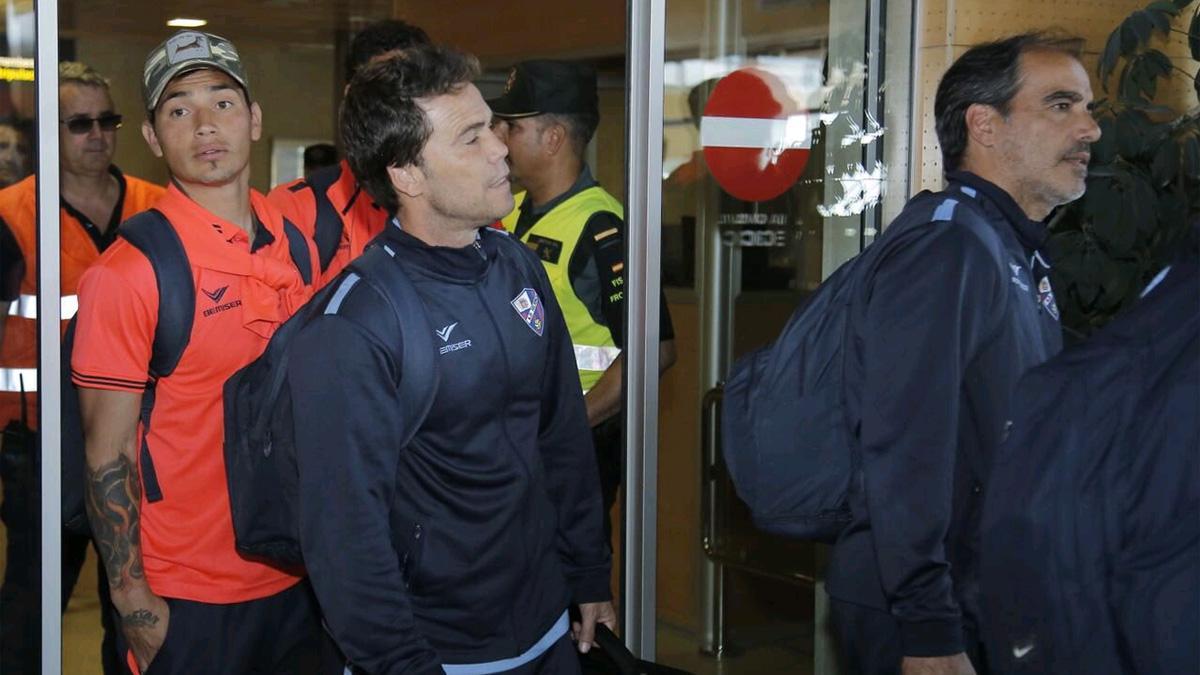 La llegada de Rubi y Torras a Huesca tras su ascenso en Lugo